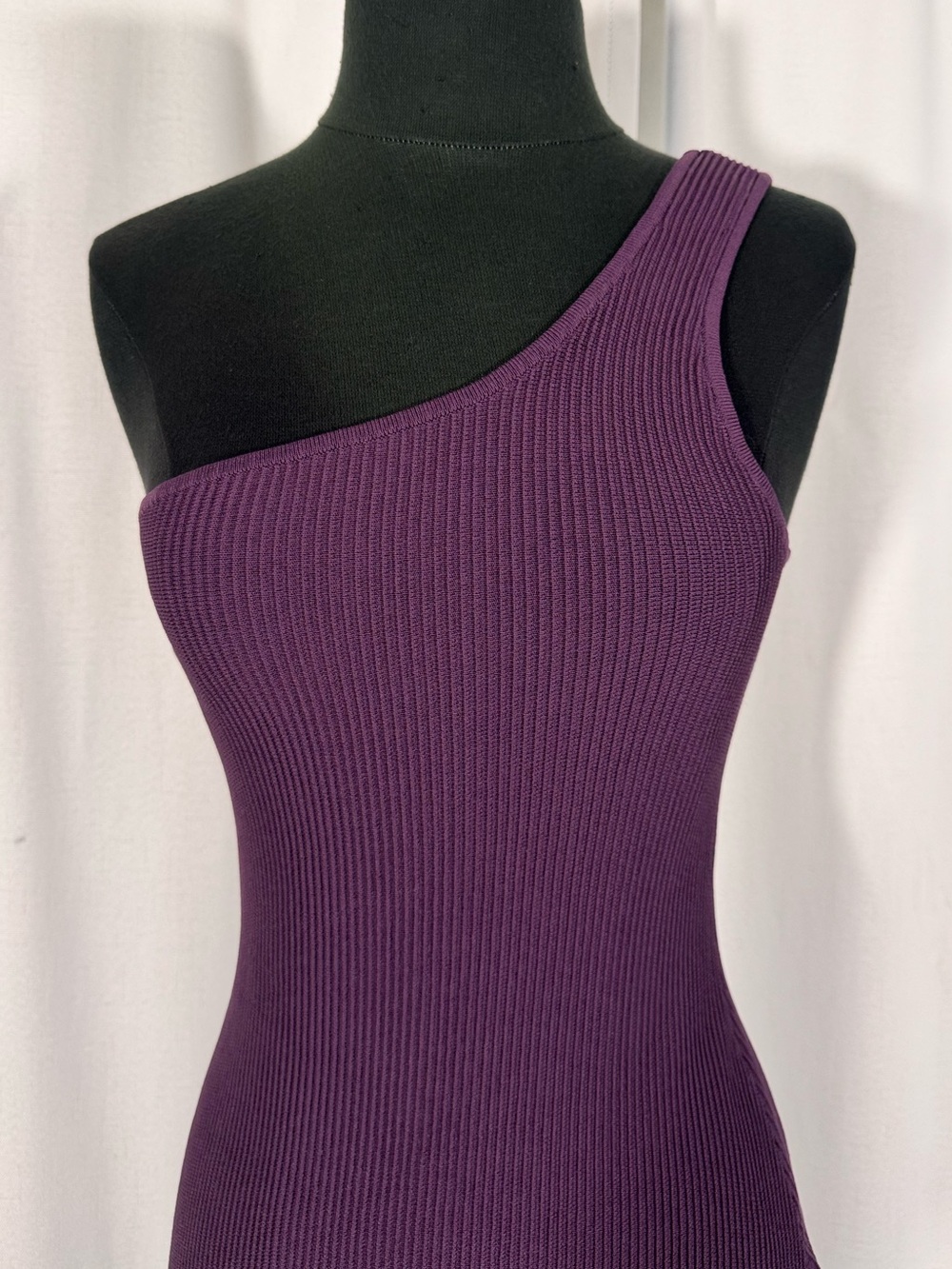 Aritzia Babaton Sculpt Knit One-Shoulder Mini Dress in Purple - Picture 6 of 10